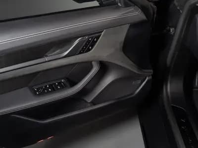 Porsche Taycan Sport Turismo — Miniature 12