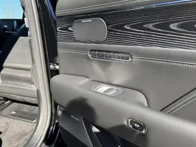 Genesis G90 — côté