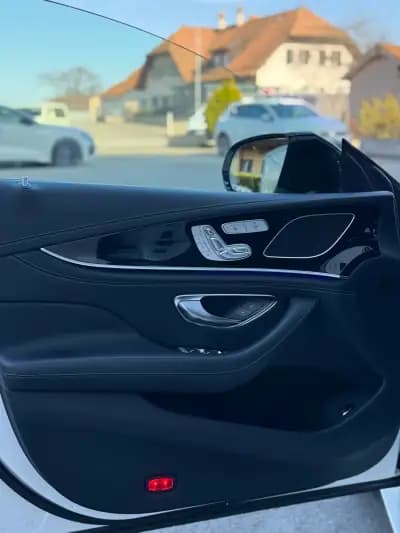 Mercedes-Benz AMG GT  — côté