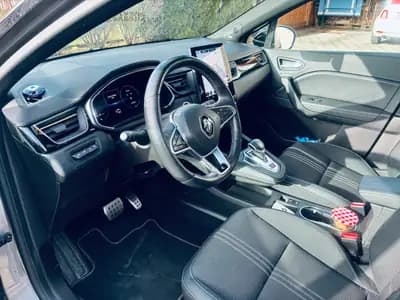 Renault Captur E-Tech — Miniature 9