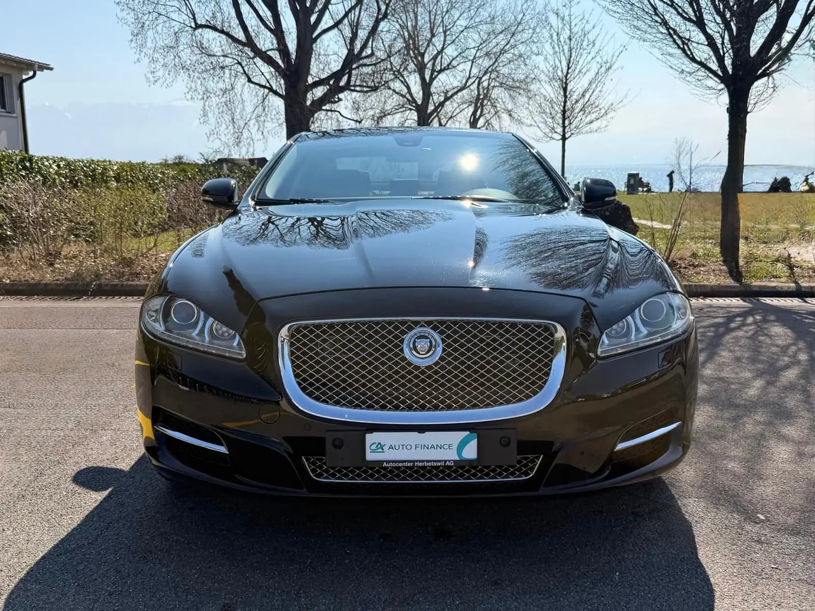 Jaguar XJ Portfolio