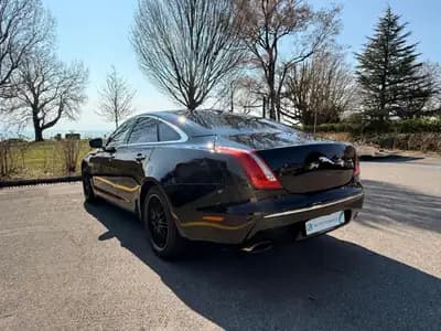 Jaguar XJ Portfolio — arrière