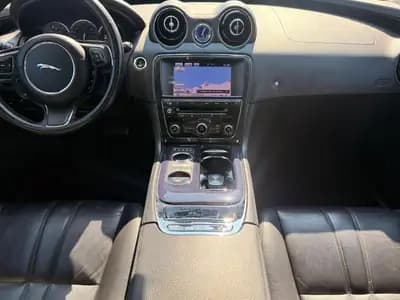 Jaguar XJ Portfolio — Miniature 13