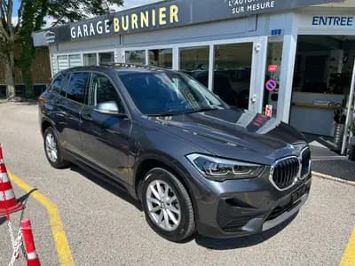 BMW X1 xDrive 20i – SUV compact polyvalent et fiable — vue extérieure
