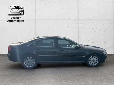 Audi A8 4.2 Quattro — Berline de prestige, 349 ch et transmission intégrale — détail