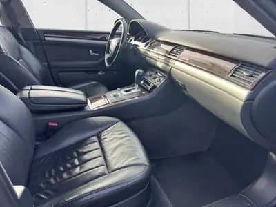 Audi A8 4.2 Quattro — Berline de prestige, 349 ch et transmission intégrale — Miniature 12