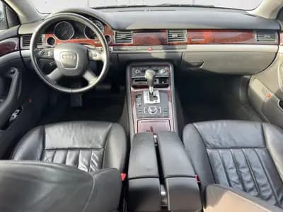 Audi A8 4.2 Quattro — Berline de prestige, 349 ch et transmission intégrale — Miniature 16