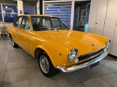 FIAT 124 Sport Coupé 1968 – Un classique italien restauré à la perfection — vue extérieure
