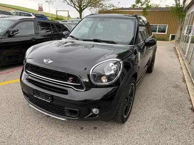 MINI Countryman Cooper S ALL4 - SUV compact sportif avec traction intégrale — côté