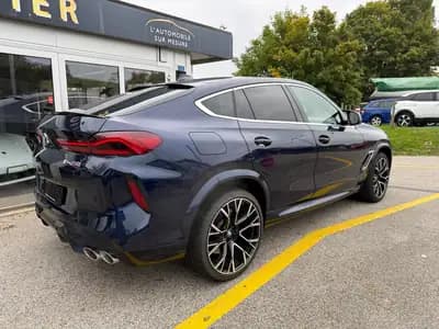 BMW X6M Steptronic - 600 ch de performance brute — côté