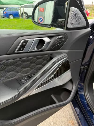 BMW X6M Steptronic - 600 ch de performance brute — Miniature 14