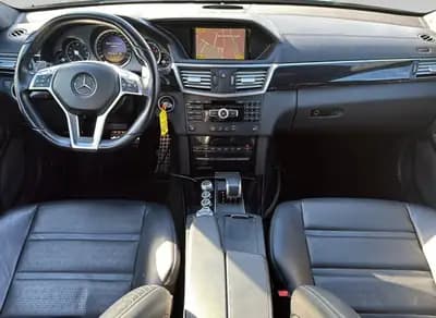 Mercedes-Benz E 63 AMG — Berline sport légendaire, 525 ch et expertise récente — Miniature 11