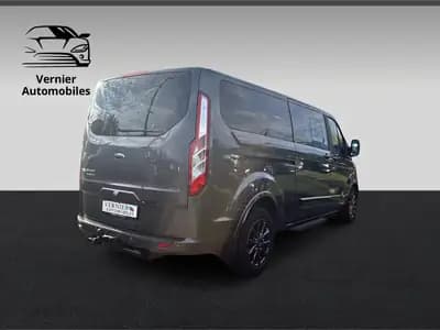 Ford Tourneo Custom 320 L2H1 Titanium X — Minibus 8 places, diesel automatique, très bon état — intérieur