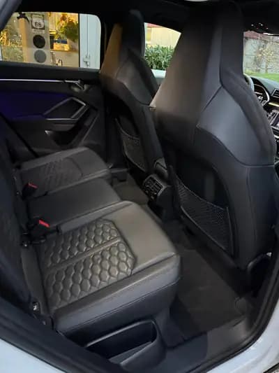 Audi RS Q3 Sportback - Performance sportive et élégance blanche — tableau de bord