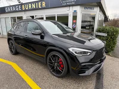 Mercedes-AMG GLA 45 S 4Matic+ : Performance compacte et prestige allemand — vue extérieure