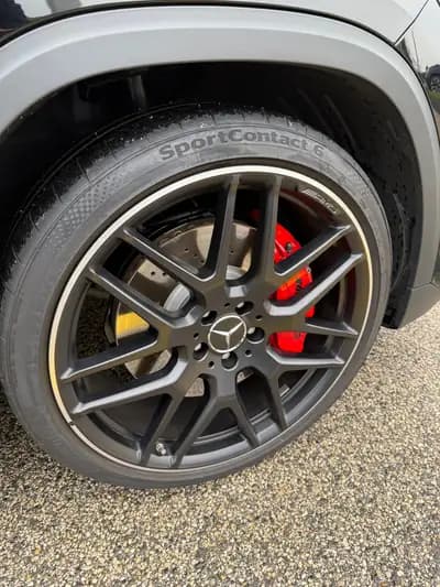 Mercedes-AMG GLA 45 S 4Matic+ : Performance compacte et prestige allemand — Miniature 7