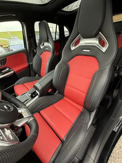 Mercedes-AMG GLA 45 S 4Matic+ : Performance compacte et prestige allemand — Miniature 15