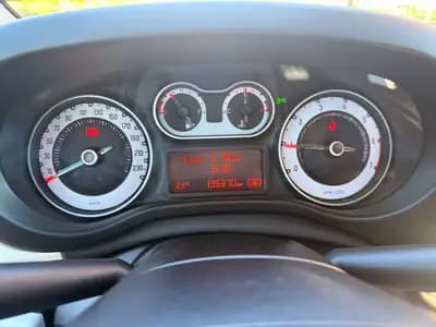 FIAT 500L 0.9 TwinAir Turbo Pop Star — Minivan compact économique et sans sinistre — Miniature 15