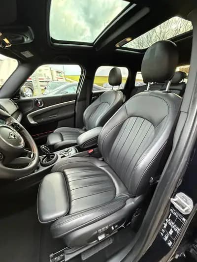 MINI Countryman JCW ALL4 – Dynamique et Polyvalent — tableau de bord