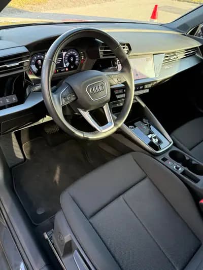 Audi A3 Sportback 35 TFSI – Élégance et efficacité réunies — intérieur