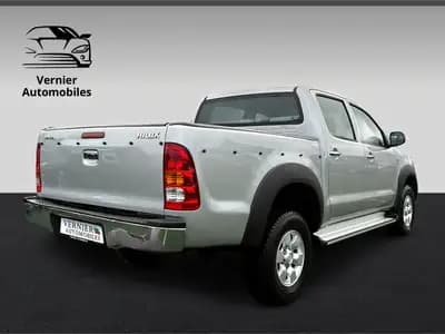 Toyota HI-LUX 4x4 DoubleCab LineaLuna — Pickup robuste diesel, expertise mécanique du jour — détail