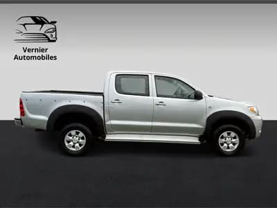 Toyota HI-LUX 4x4 DoubleCab LineaLuna — Pickup robuste diesel, expertise mécanique du jour — Miniature 7
