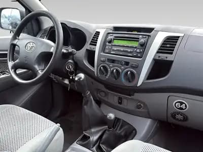 Toyota HI-LUX 4x4 DoubleCab LineaLuna — Pickup robuste diesel, expertise mécanique du jour — Miniature 13