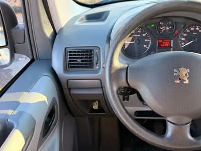 Peugeot Expert Tepee 2.0 HDi — Monospace 9 places, diesel économique, sans sinistre — Miniature 14