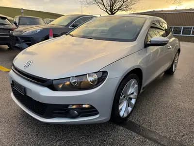 VW Scirocco 2.0 TSI – Le coupé sportif au tempérament affirmé — côté