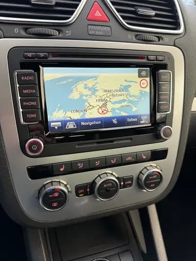 VW Scirocco 2.0 TSI – Le coupé sportif au tempérament affirmé — détail