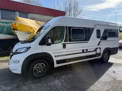 Fiat Adria Tein Plus 640 - Camping-car autonome avec panneaux solaires — côté