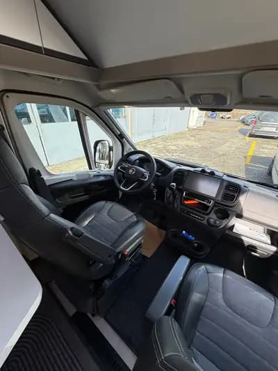 Fiat Adria Tein Plus 640 - Camping-car autonome avec panneaux solaires — Miniature 8