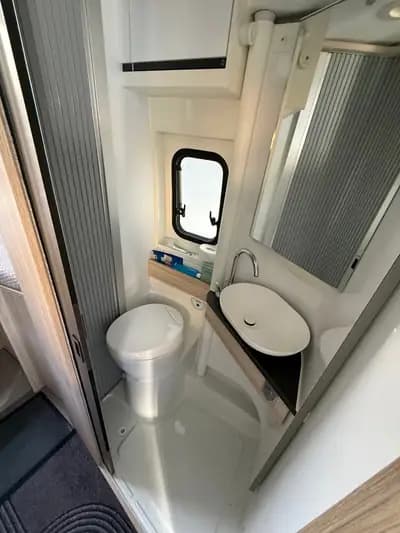 Fiat Adria Tein Plus 640 - Camping-car autonome avec panneaux solaires — Miniature 12