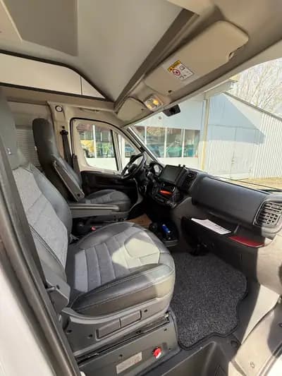 Fiat Adria Tein Plus 640 - Camping-car autonome avec panneaux solaires — Miniature 14