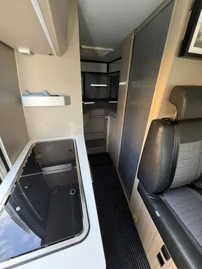 Fiat Adria Tein Plus 640 - Camping-car autonome avec panneaux solaires — Miniature 13