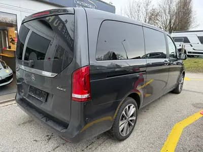 Mercedes-Benz V 250 d – Le monospace premium all-terrain — arrière