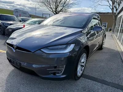 Tesla Model X Maximale Autonomie - SUV électrique haute performance 562 ch — côté