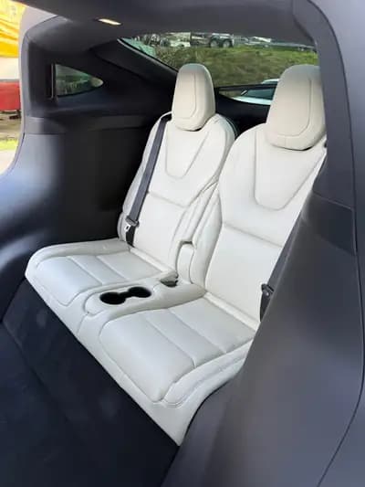 Tesla Model X Maximale Autonomie - SUV électrique haute performance 562 ch — détail