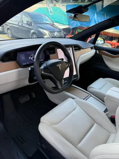 Tesla Model X Maximale Autonomie - SUV électrique haute performance 562 ch — tableau de bord