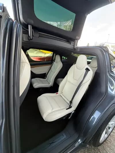 Tesla Model X Maximale Autonomie - SUV électrique haute performance 562 ch — Miniature 7