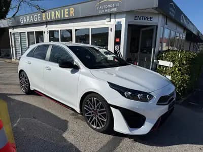 Kia Ceed GT 204 ch : sportivité et fiabilité réunies — vue extérieure