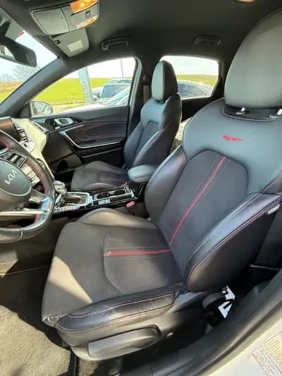 Kia Ceed GT 204 ch : sportivité et fiabilité réunies — tableau de bord