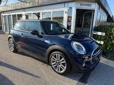 MINI Cooper S Steptronic – Dynamique et économe à la fois — vue extérieure