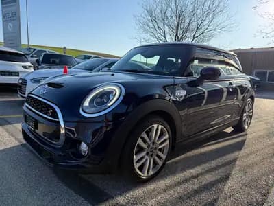 MINI Cooper S Steptronic – Dynamique et économe à la fois — côté