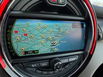 MINI Cooper S Steptronic – Dynamique et économe à la fois — Miniature 7