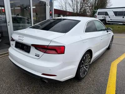 Audi A5 Coupé 2.0 TFSI Sport quattro - Performance et élégance réunies — intérieur