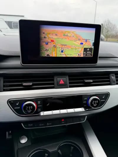 Audi A5 Coupé 2.0 TFSI Sport quattro - Performance et élégance réunies — Miniature 9