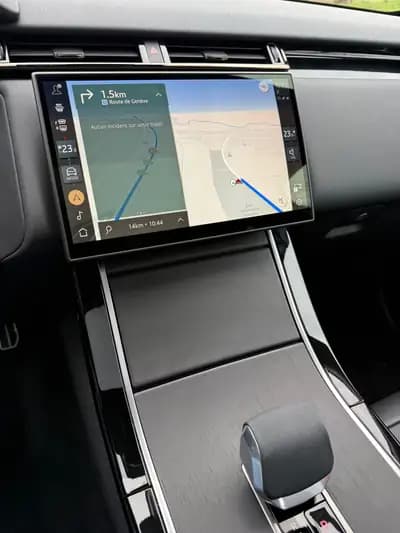 Range Rover Velar P400e – Hybride rechargeable haute performance avec 404 ch — Miniature 10