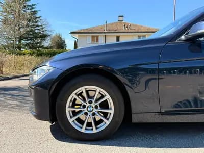 BMW 320d xDrive Touring — Break diesel performant, 166 000 km, traction intégrale — tableau de bord