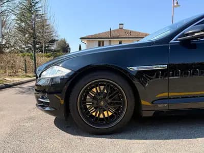 Jaguar XJ 2.0 Executive — Berline de prestige, boîte auto, sans accident — intérieur
